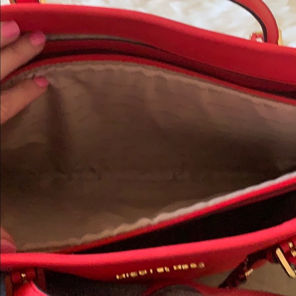 Authentic Micheal Kors red bag - Picture 7 of 8